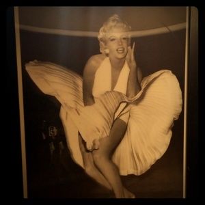 Iconic Marilyn Monroe Hologram Photograph in woode